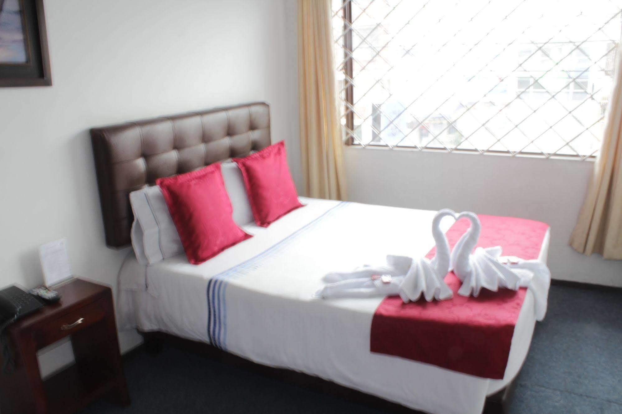 Hostel Av Suba 116 Bogota Bagian luar foto